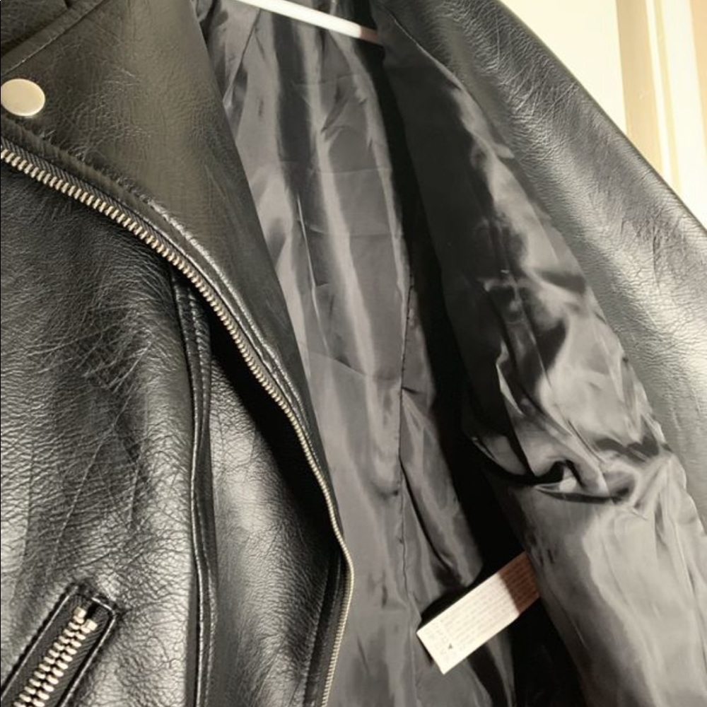 Leather jacket - Picture 2 of 4